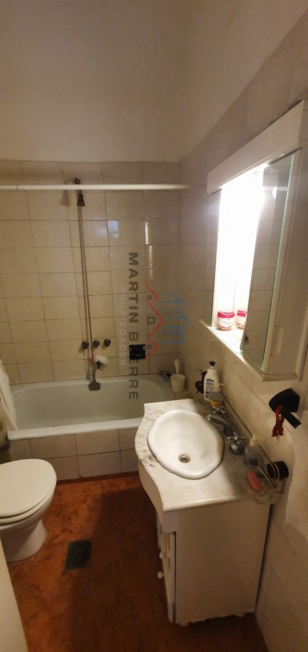 VENTA DEPARTAMENTO P.H. 4 AMBIENTES EN FLORES. CABA.