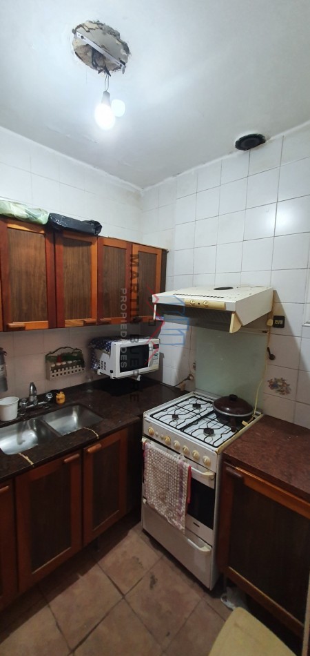 VENTA DEPARTAMENTO P.H. 4 AMBIENTES EN FLORES. CABA.
