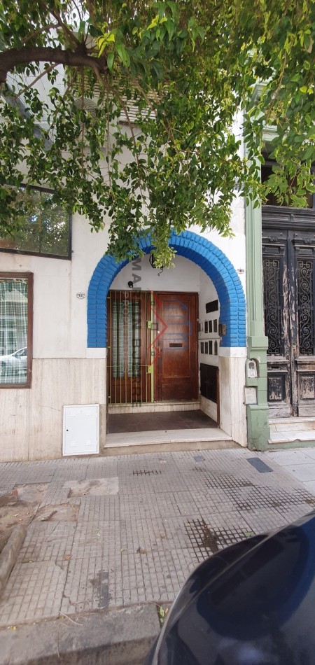 VENTA DEPARTAMENTO P.H. 4 AMBIENTES EN FLORES. CABA.