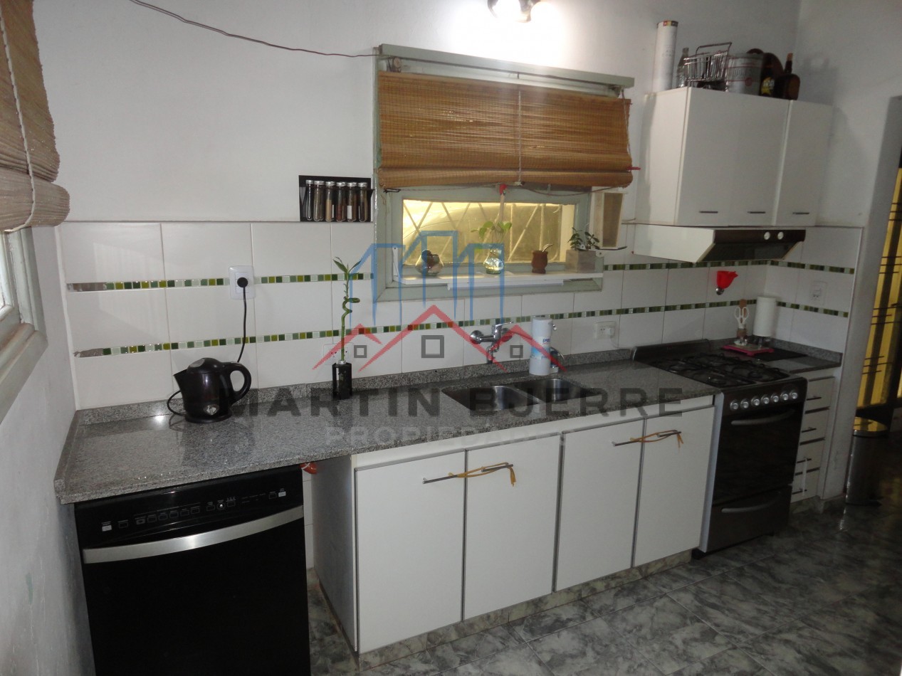 Venta Chalet 6 ambientes Ciudad Evita.  