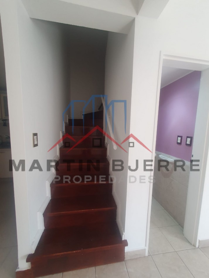 VENTA CASA 5 AMBIENTES EN BARRIO DEMOCRACIA. CIUDAD EVITA