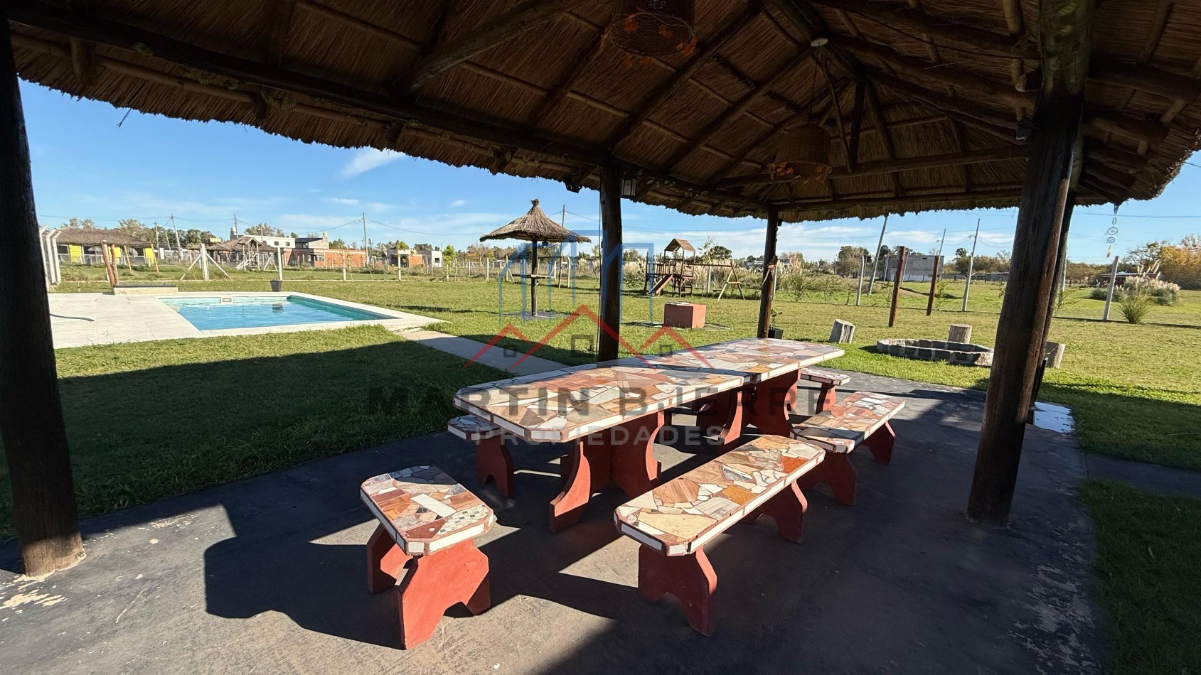 VENTA DE HERMOSA CASA  EN BARRIO PRIVADO FINCA DON FAUSTO, CAÑUELAS.