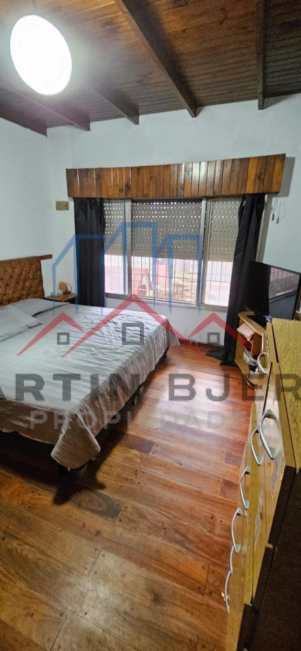  VENTA CASA 5 AMBIENTES CON GRAN LOTE EN CIUDAD EVITA