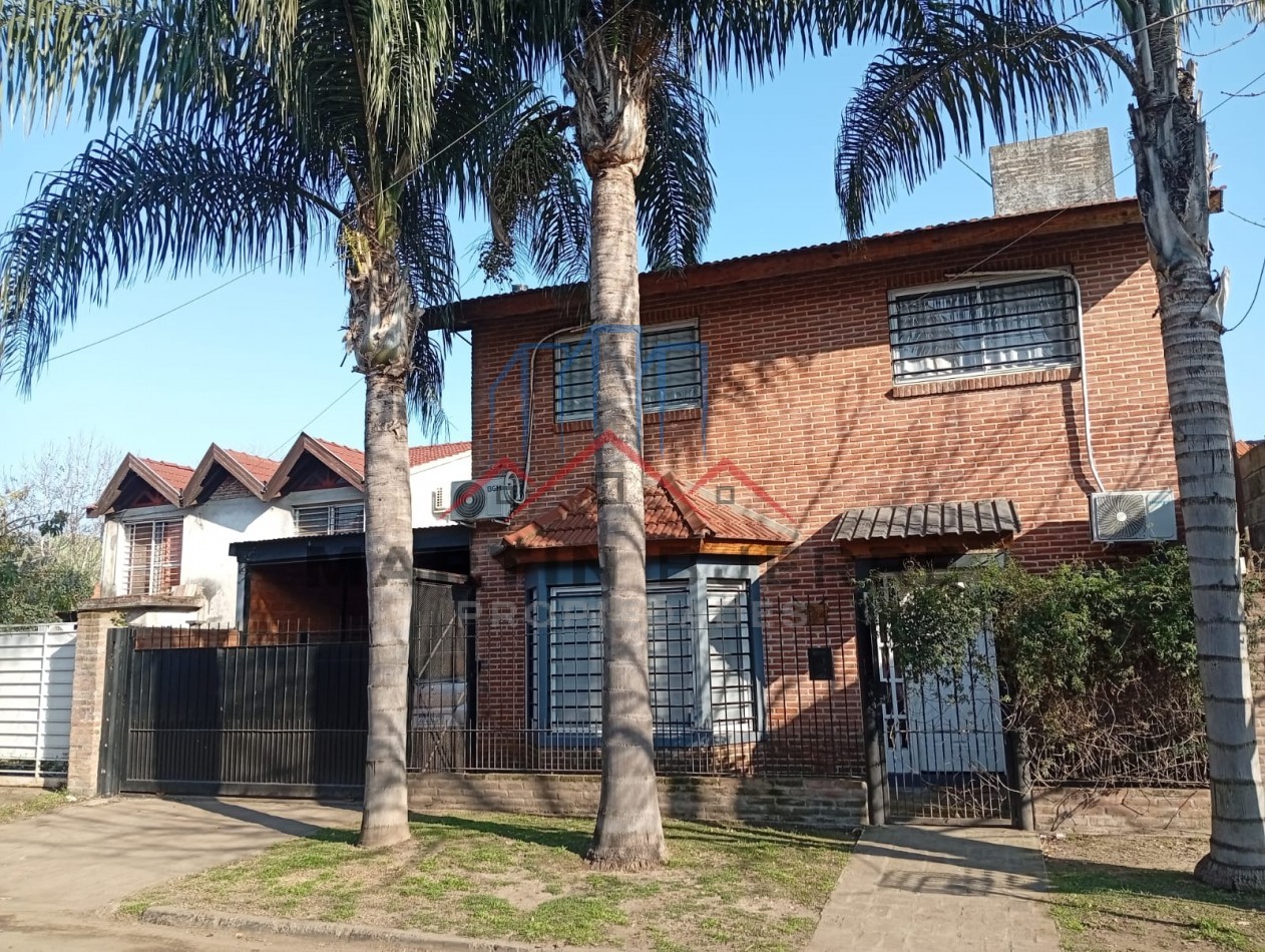 Venta Duplex  en Barrio Marina, Ciudad Evita .