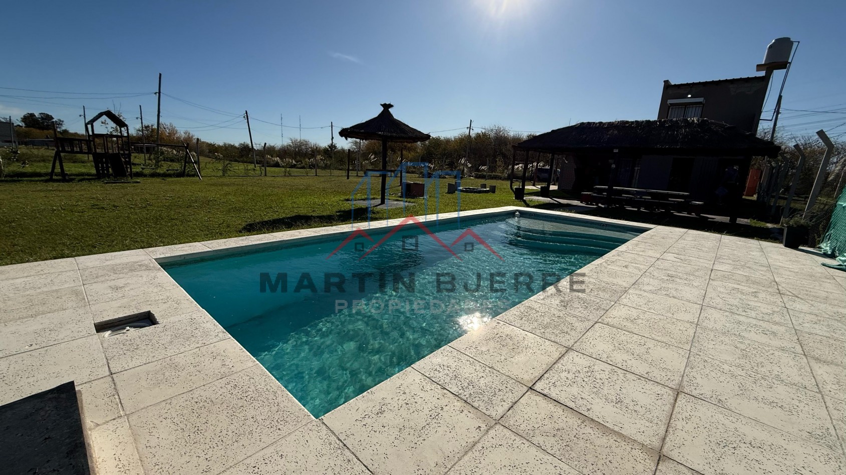 VENTA DE HERMOSA CASA  EN BARRIO PRIVADO FINCA DON FAUSTO, CAÑUELAS.