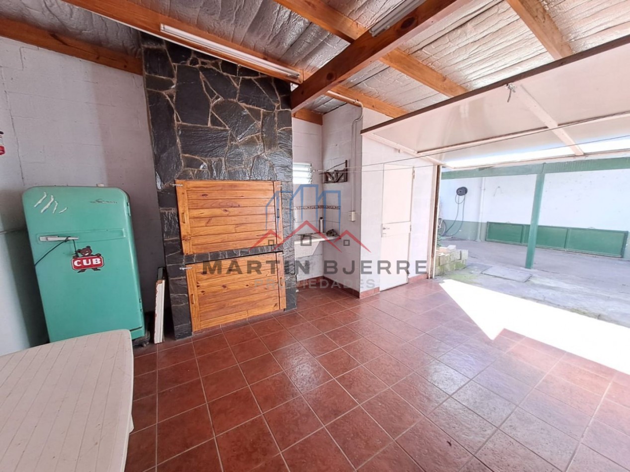 VENTA DE CASA DE 3 AMBIENTES CON DEPARTAMENTO DE 4 AMBIENTES, LA TABLADA, LA MATANZA