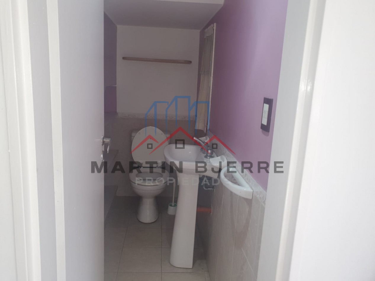 VENTA CASA 5 AMBIENTES EN BARRIO DEMOCRACIA. CIUDAD EVITA