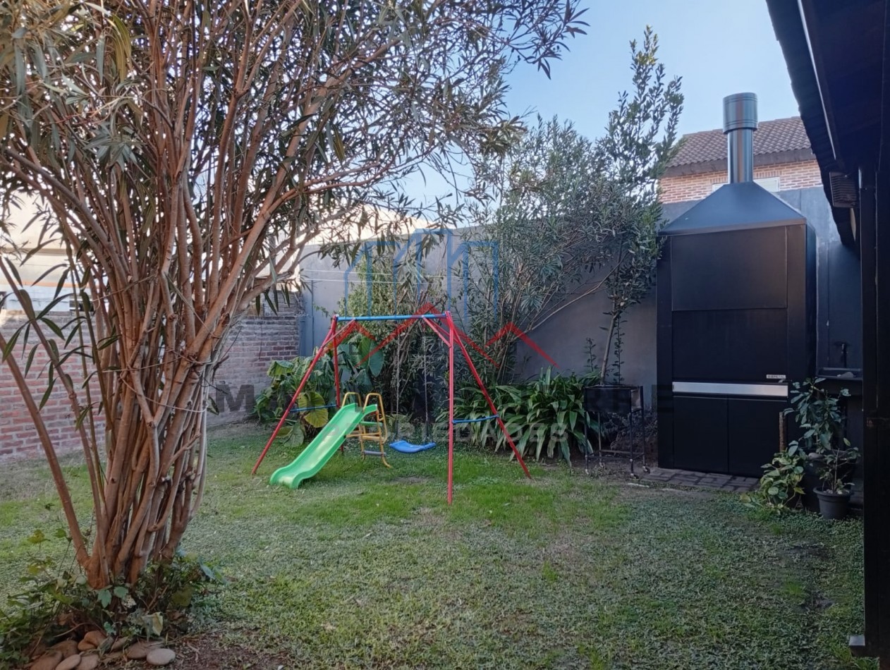 Venta Duplex  en Barrio Marina, Ciudad Evita .