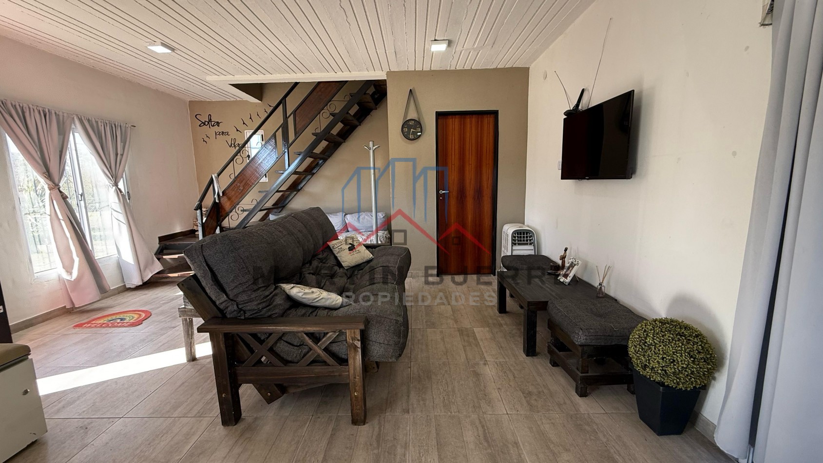 VENTA DE HERMOSA CASA  EN BARRIO PRIVADO FINCA DON FAUSTO, CAÑUELAS.
