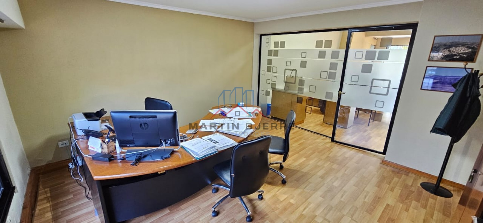 Venta Local con Oficinas y  Cochera en Ciudad Evita 