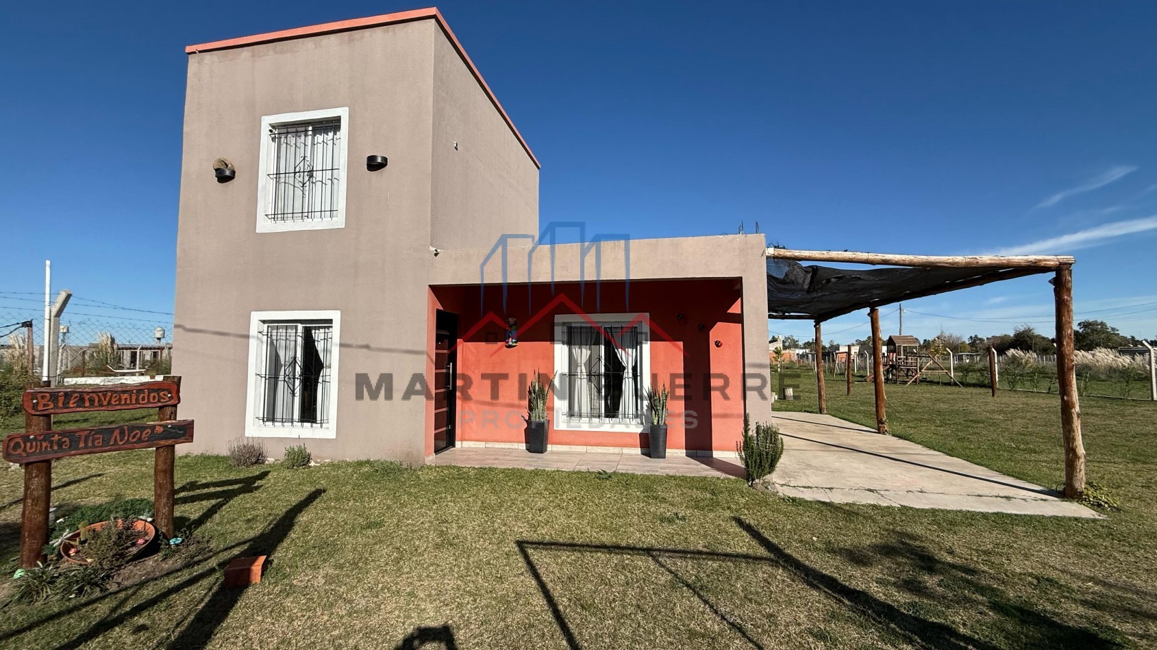VENTA DE HERMOSA CASA  EN BARRIO PRIVADO FINCA DON FAUSTO, CAÑUELAS.