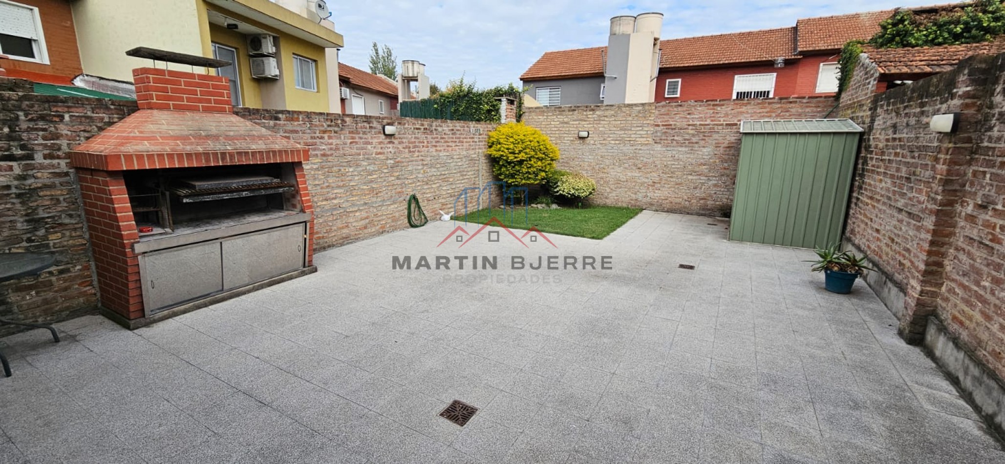 Venta Casa 5 ambientes en Barrio Democracia  Ciudad Evita