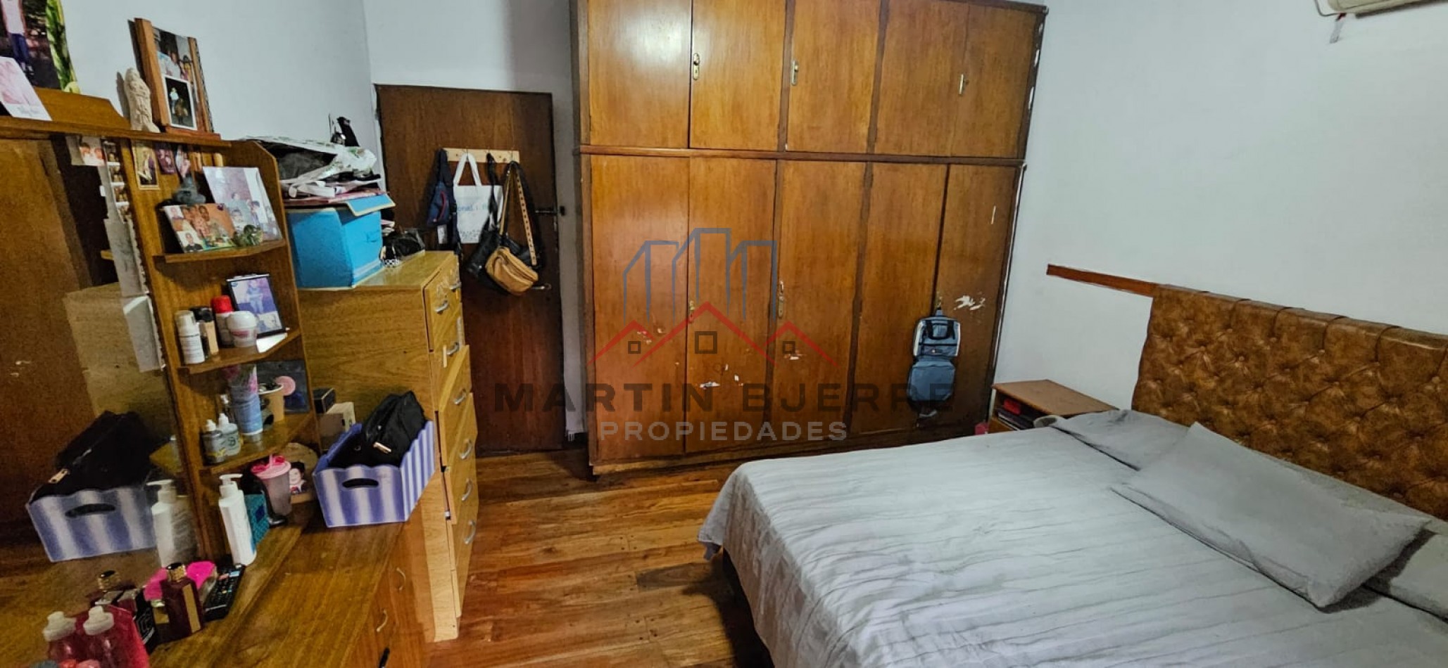  VENTA CASA 5 AMBIENTES CON GRAN LOTE EN CIUDAD EVITA