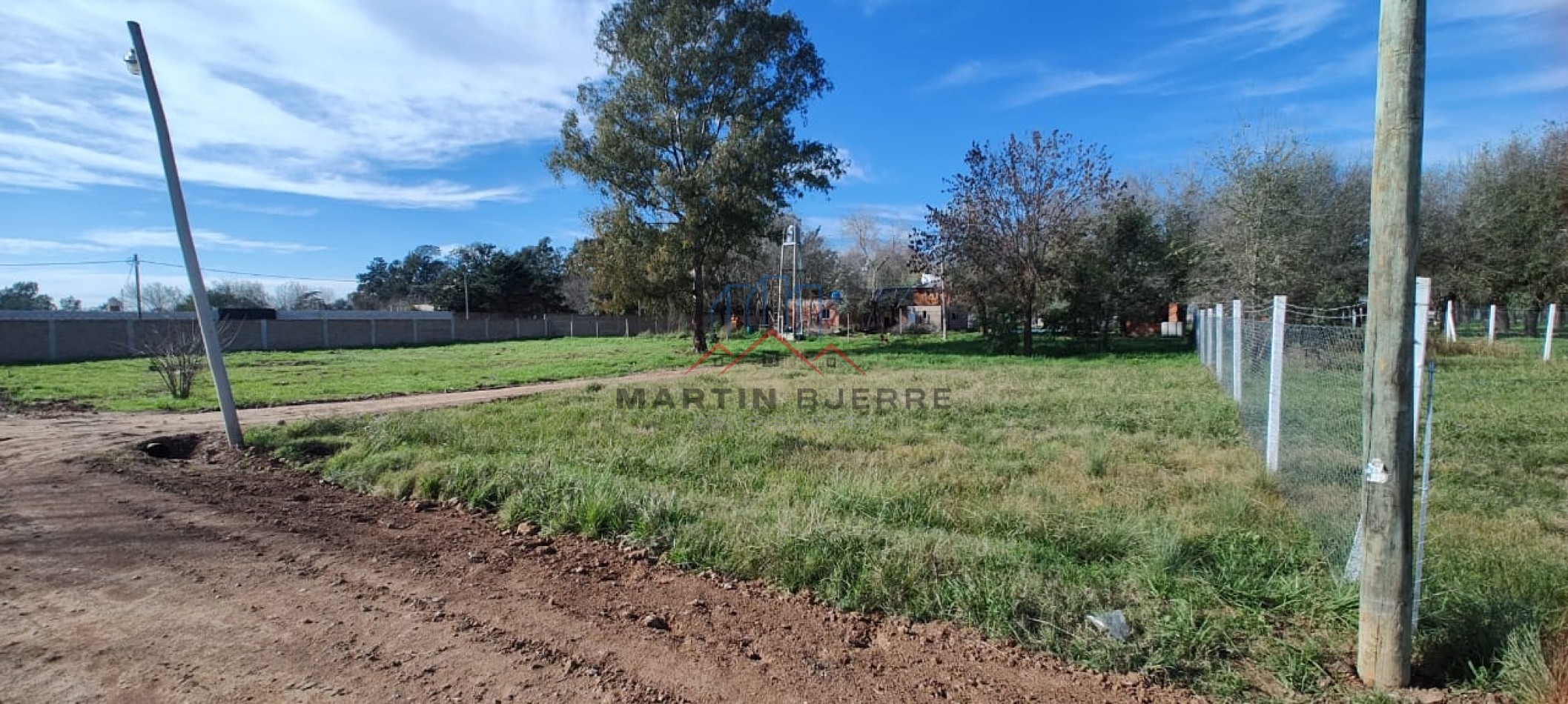 VENTA LOTE EN BARRIO LOS FRESNOS. VIRREY DEL PINO. LA MATANZA.