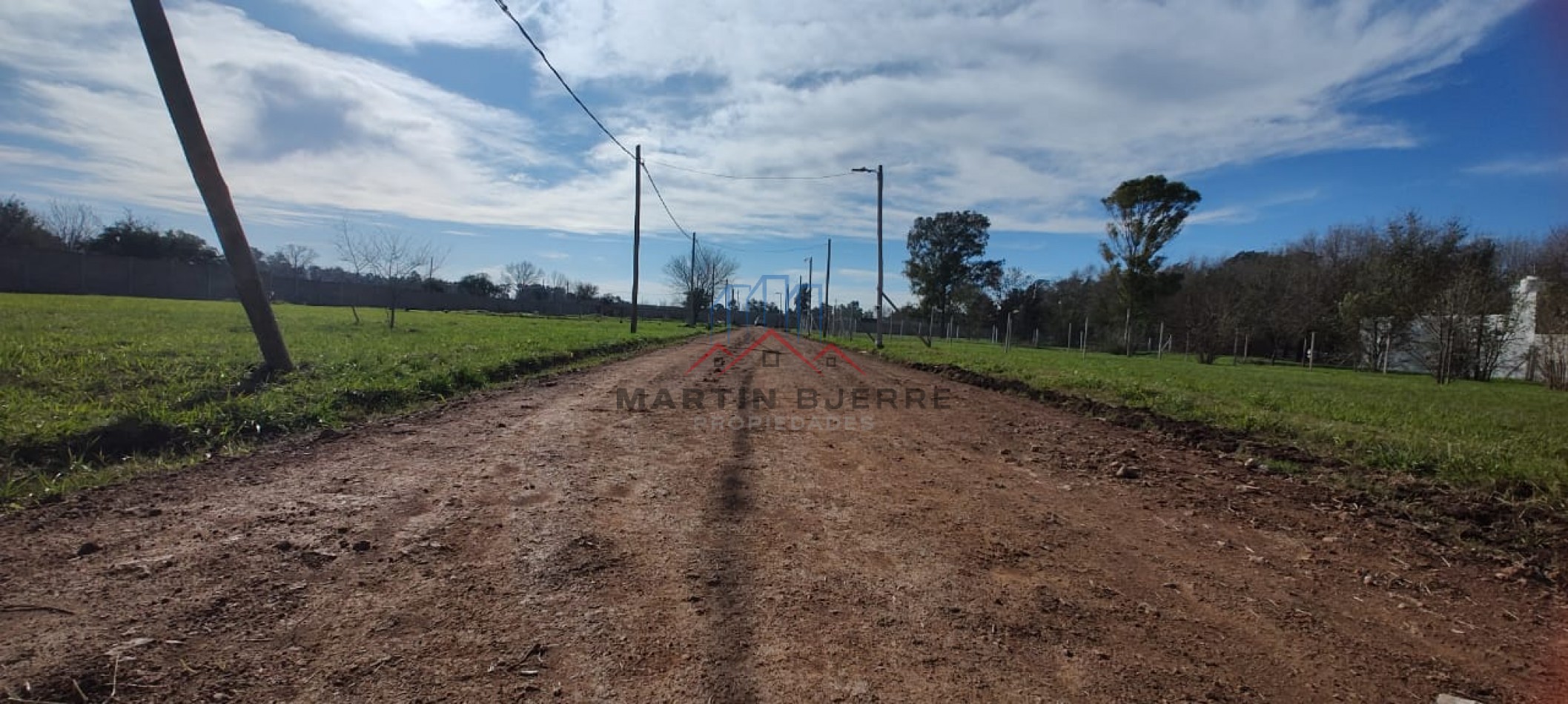 VENTA DE LOTE. BARRIO LOS FRESNOS. VIRREY DEL PINO. LA MATANZA.
