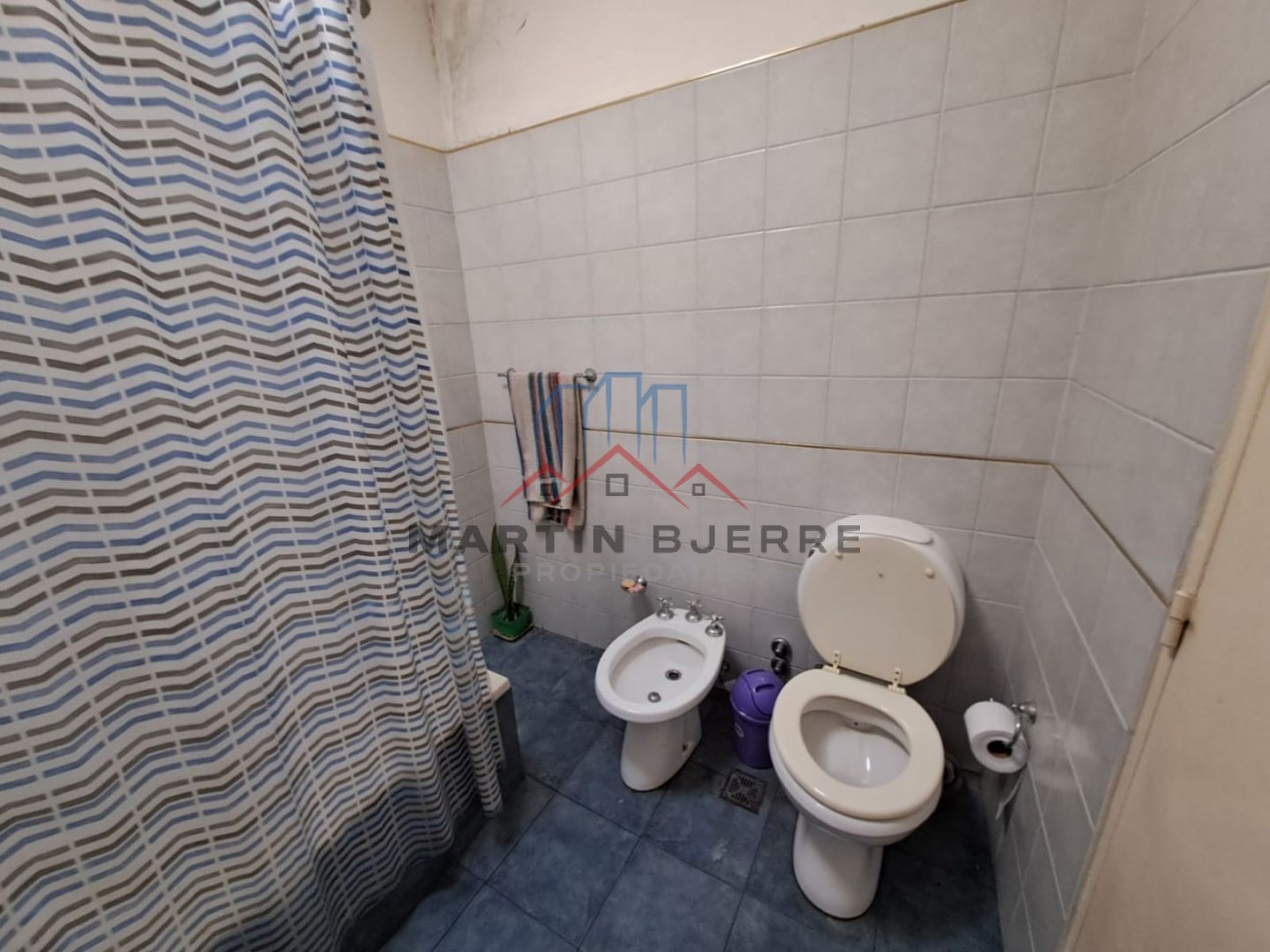 VENTA DE CASA DE 3 AMBIENTES CON DEPARTAMENTO DE 4 AMBIENTES, LA TABLADA, LA MATANZA