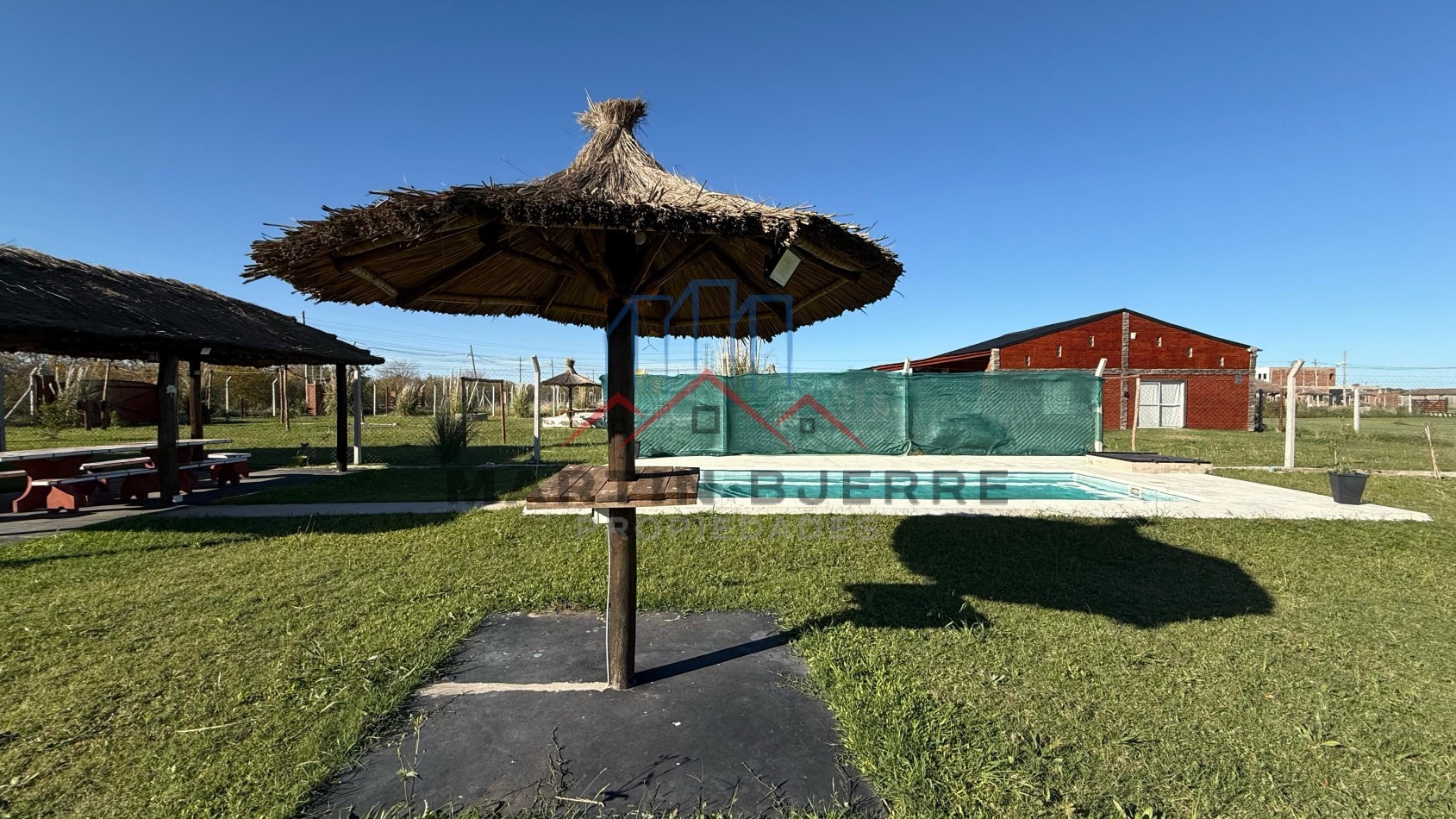 VENTA DE HERMOSA CASA  EN BARRIO PRIVADO FINCA DON FAUSTO, CAÑUELAS.