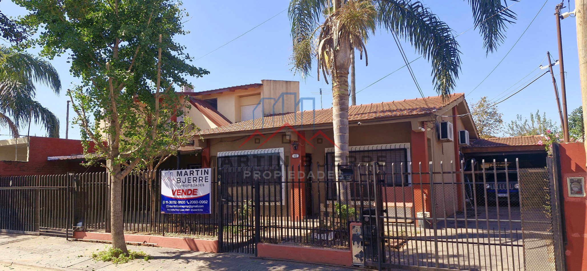  VENTA CASA 5 AMBIENTES CON GRAN LOTE EN CIUDAD EVITA