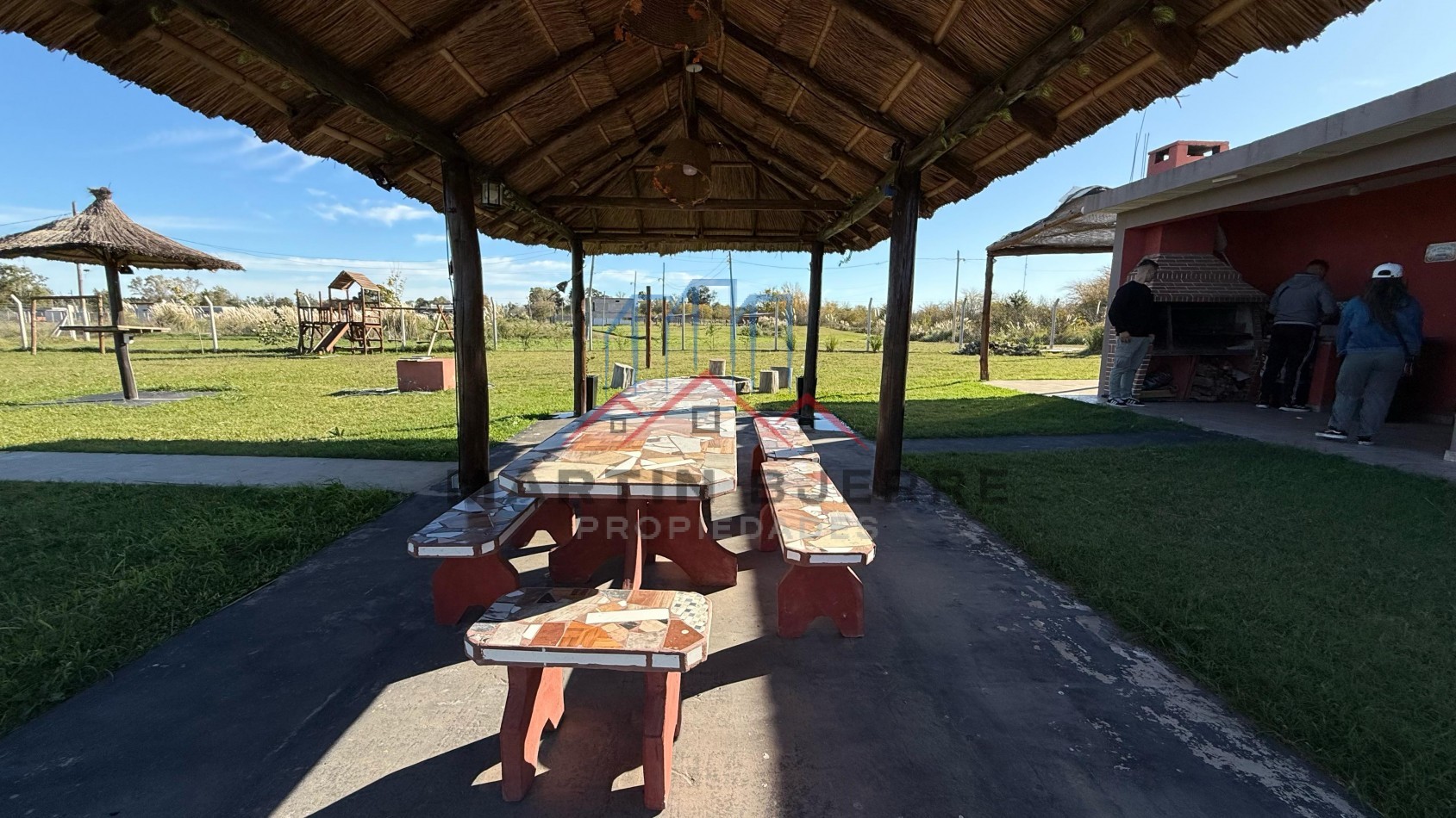 VENTA DE HERMOSA CASA  EN BARRIO PRIVADO FINCA DON FAUSTO, CAÑUELAS.