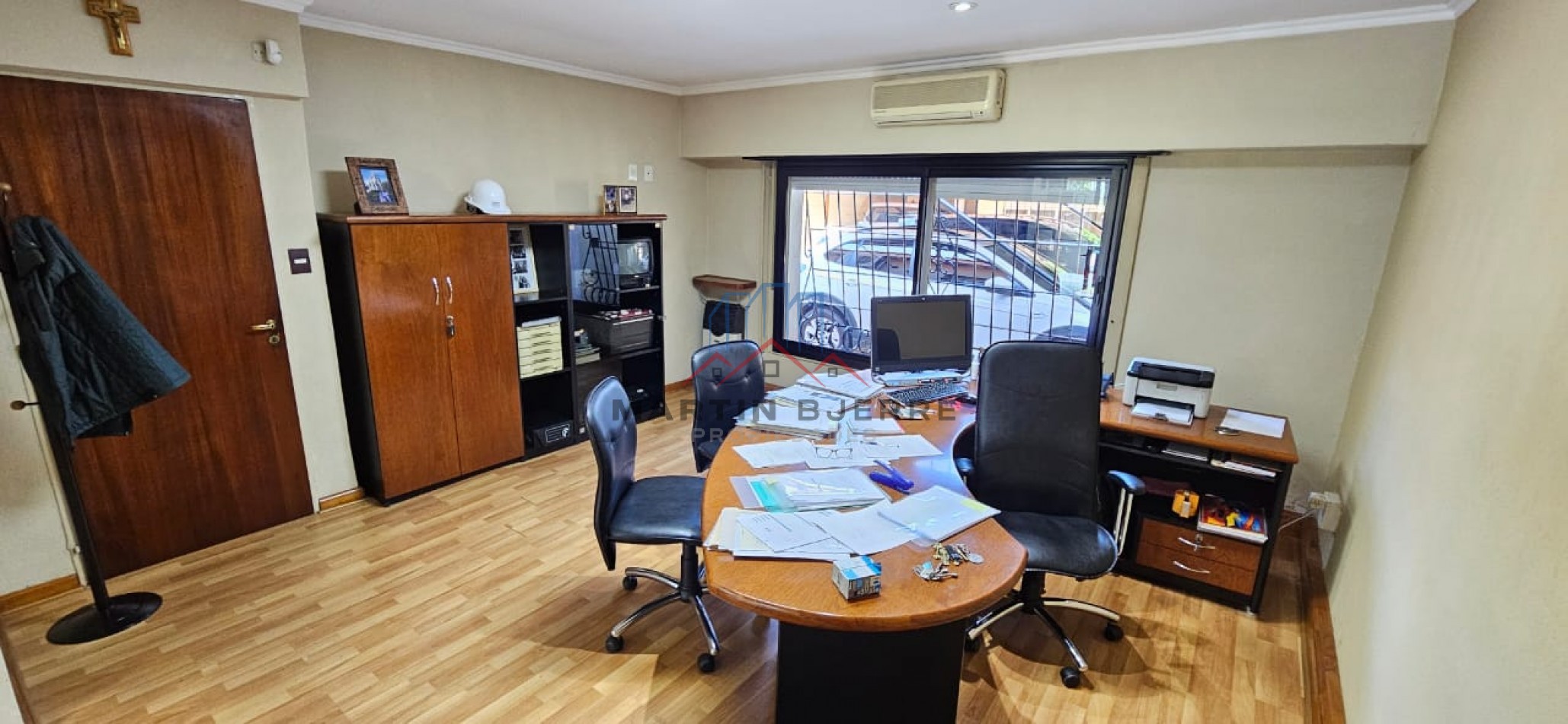 Venta Local con Oficinas y  Cochera en Ciudad Evita 