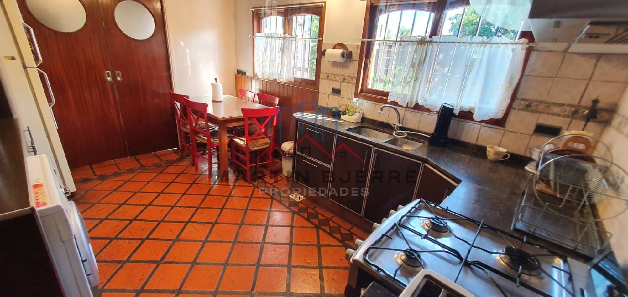 Venta Hermoso Chalet de 5 Ambientes en Ciudad Evita.