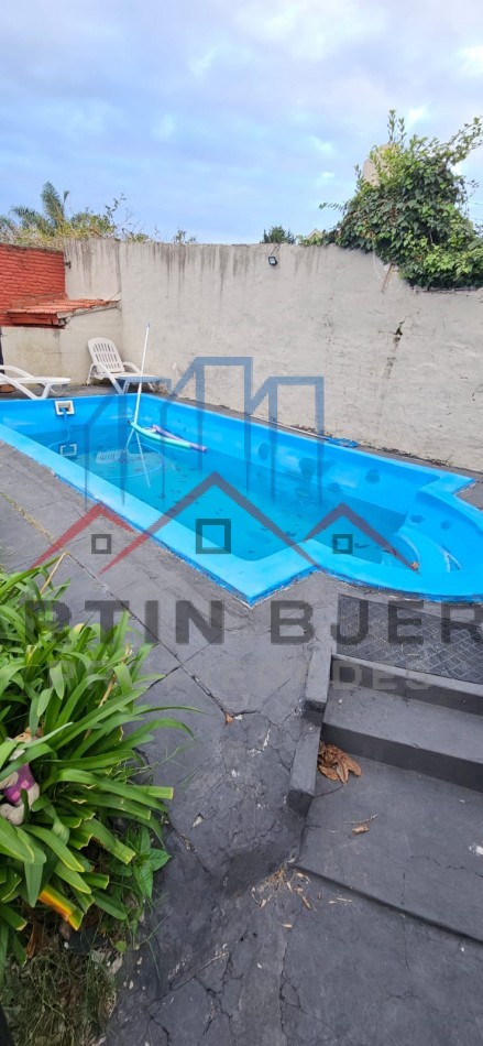  VENTA CASA 5 AMBIENTES CON GRAN LOTE EN CIUDAD EVITA