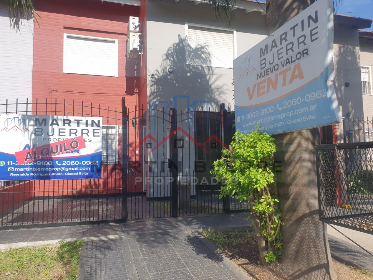 VENTA CASA 5 AMBIENTES EN BARRIO DEMOCRACIA. CIUDAD EVITA