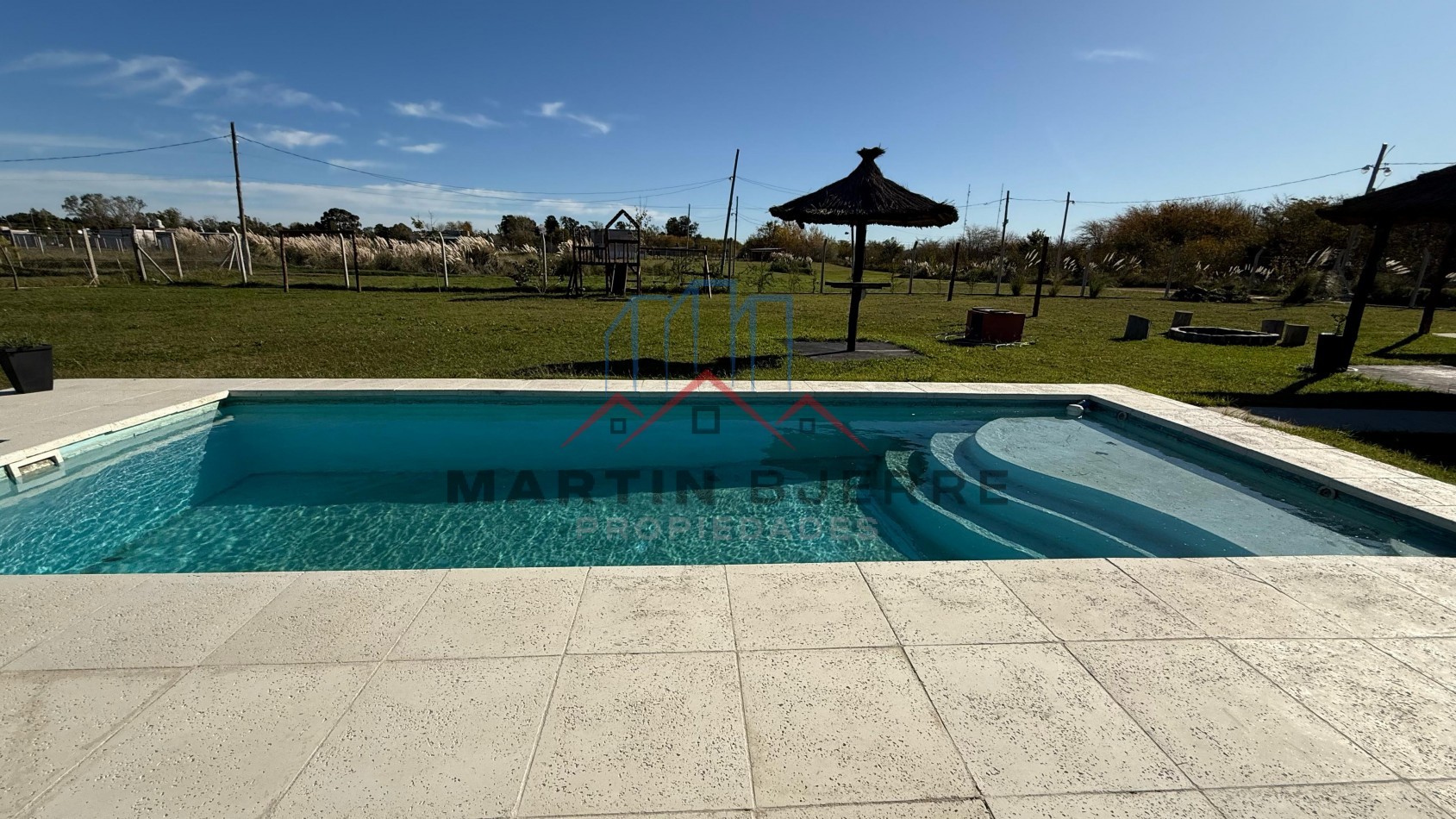VENTA DE HERMOSA CASA  EN BARRIO PRIVADO FINCA DON FAUSTO, CAÑUELAS.