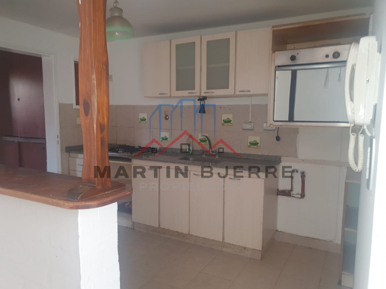 VENTA CASA 5 AMBIENTES EN BARRIO DEMOCRACIA. CIUDAD EVITA