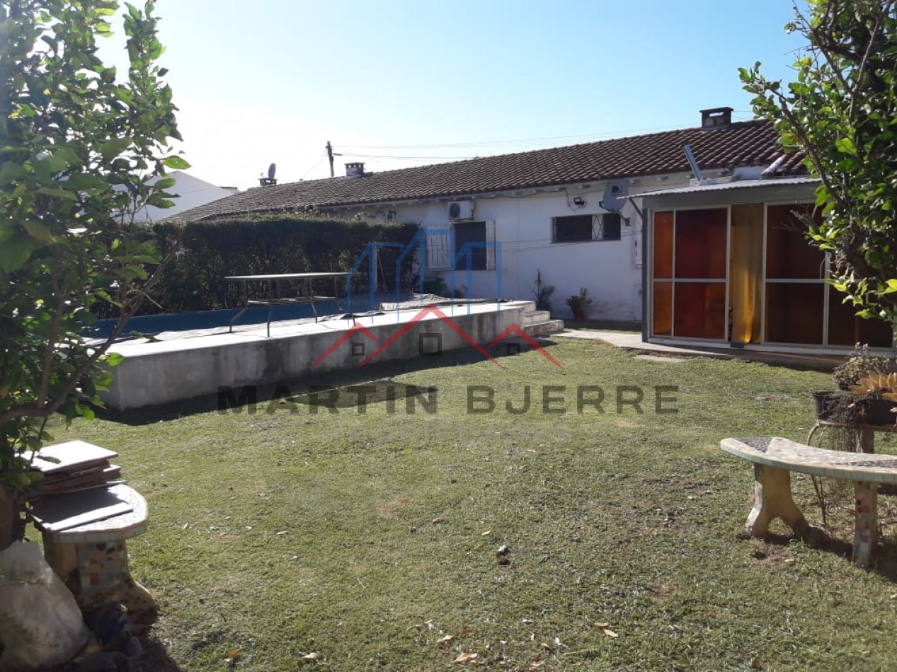 Venta Chalet 6 ambientes Ciudad Evita.  