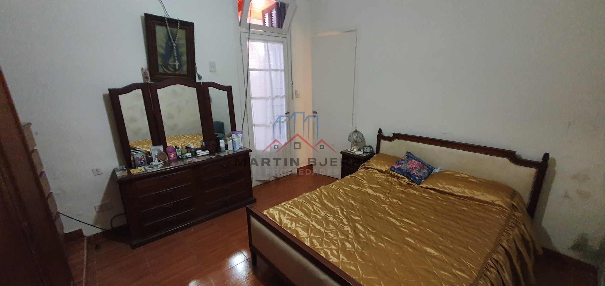 VENTA DEPARTAMENTO P.H. 4 AMBIENTES EN FLORES. CABA.