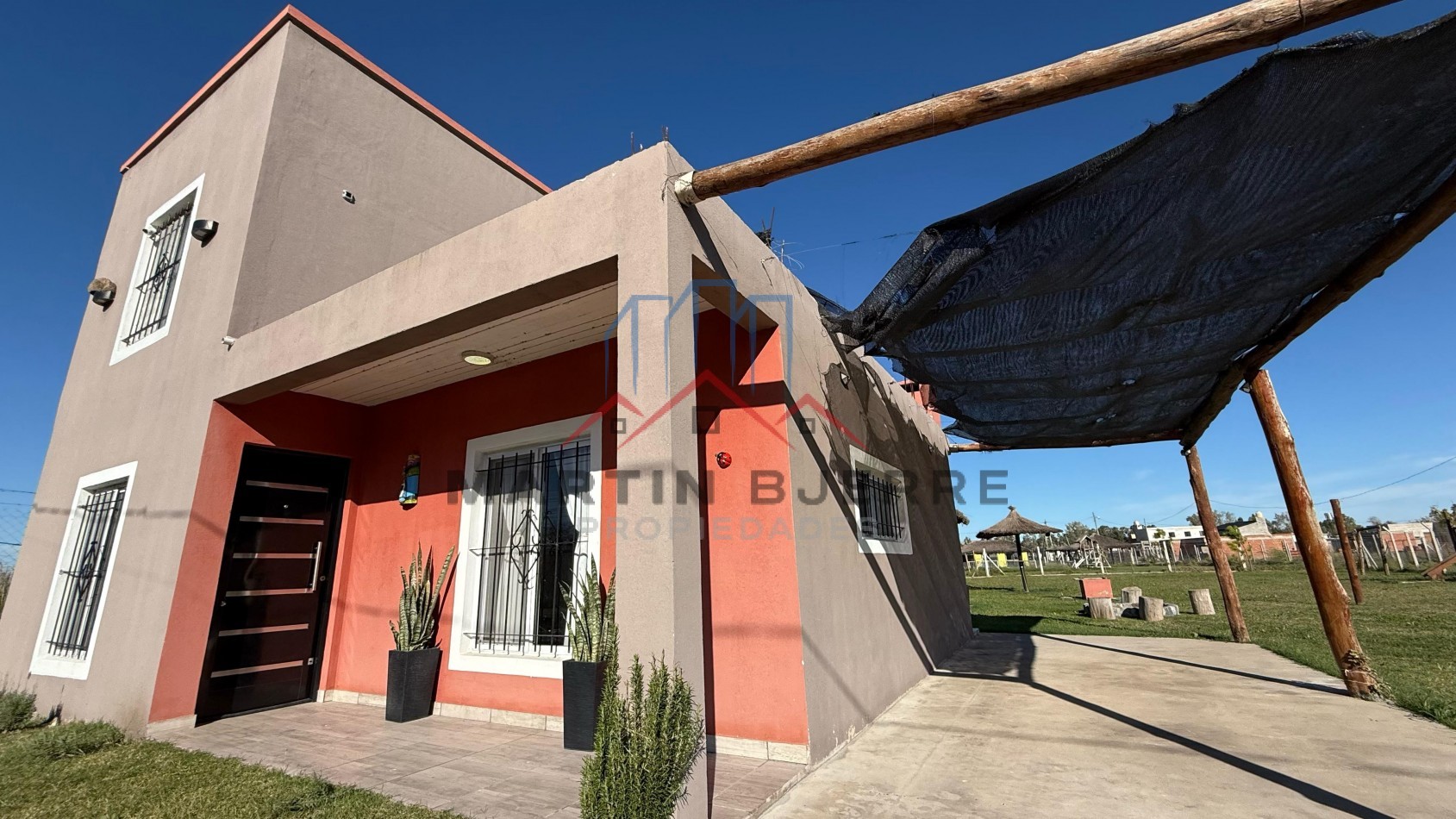 VENTA DE HERMOSA CASA  EN BARRIO PRIVADO FINCA DON FAUSTO, CAÑUELAS.