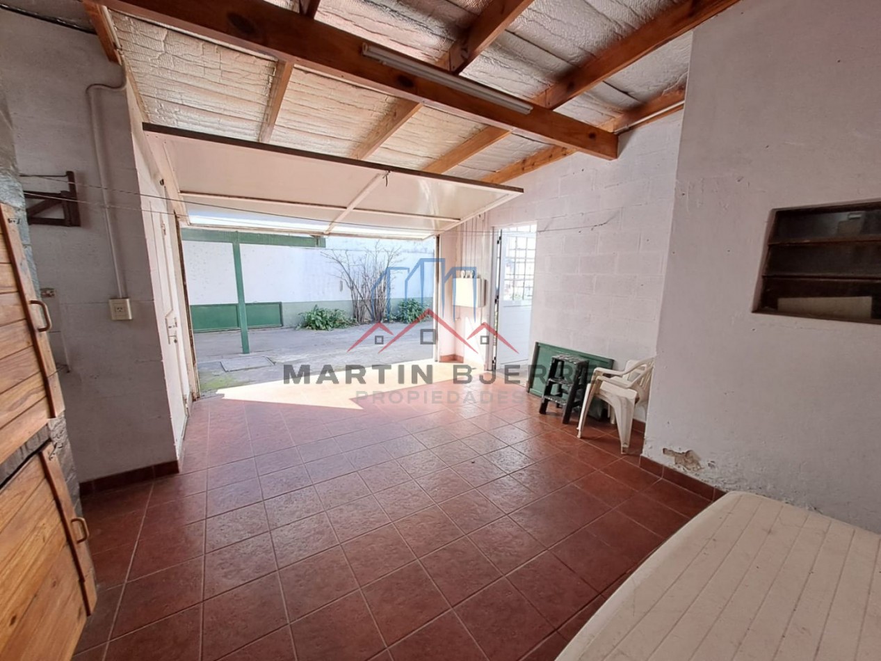 VENTA DE CASA DE 3 AMBIENTES CON DEPARTAMENTO DE 4 AMBIENTES, LA TABLADA, LA MATANZA