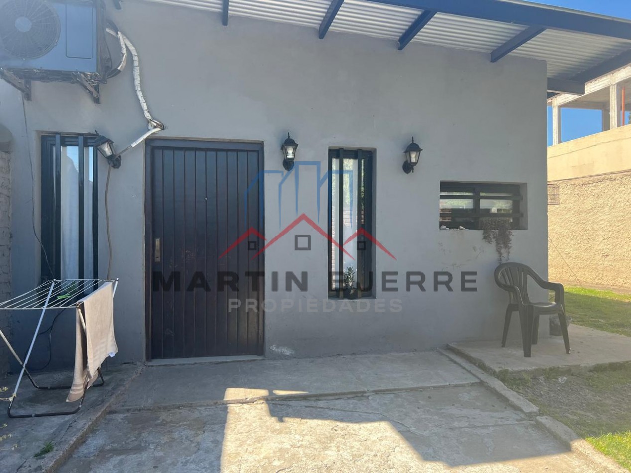 Venta Casa 3 ambientes con Lote en Aldo Bonzi