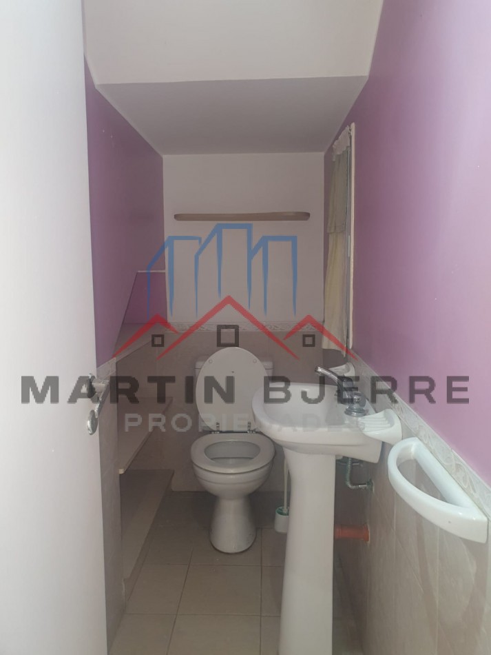 VENTA CASA 5 AMBIENTES EN BARRIO DEMOCRACIA. CIUDAD EVITA