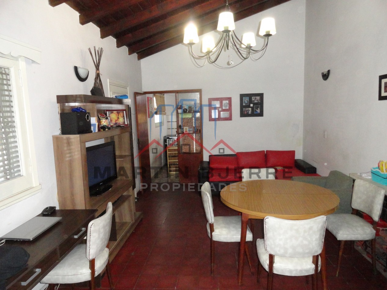 Venta Chalet 6 ambientes Ciudad Evita.  