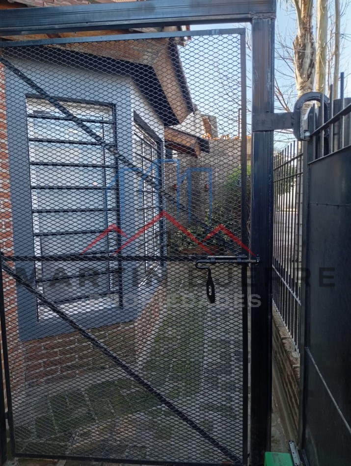 Venta Duplex  en Barrio Marina, Ciudad Evita .