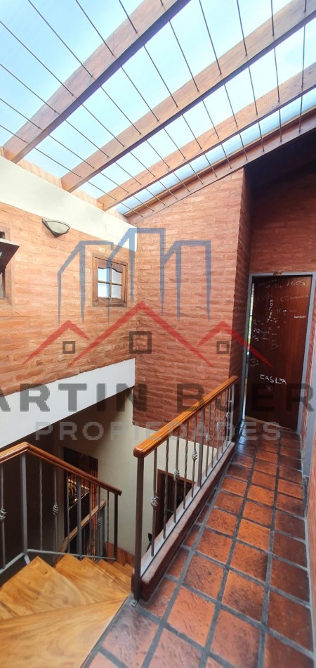 Venta Hermoso Chalet de 5 Ambientes en Ciudad Evita.