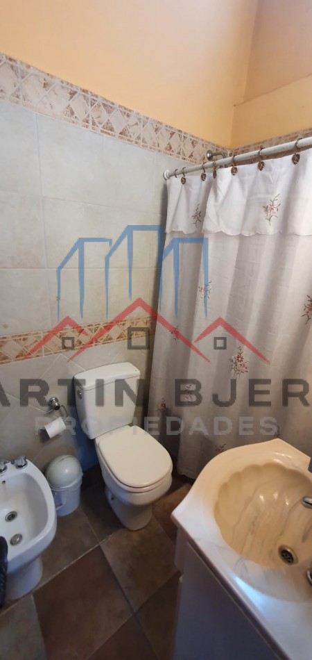 Venta Hermoso Chalet de 5 Ambientes en Ciudad Evita.