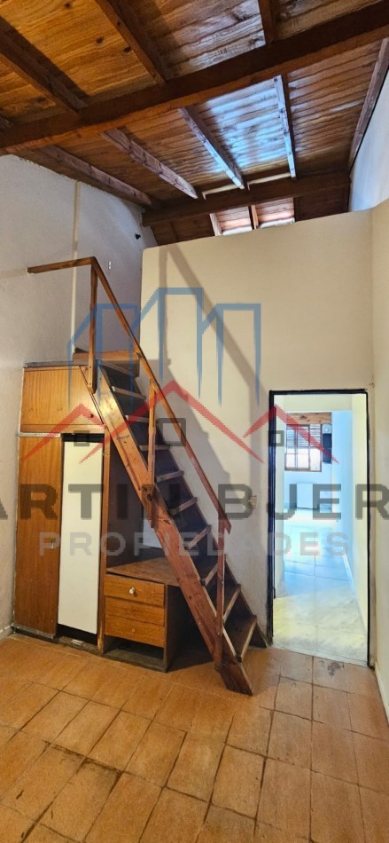 Venta PH 2 ambientes en Lomas del Mirador.