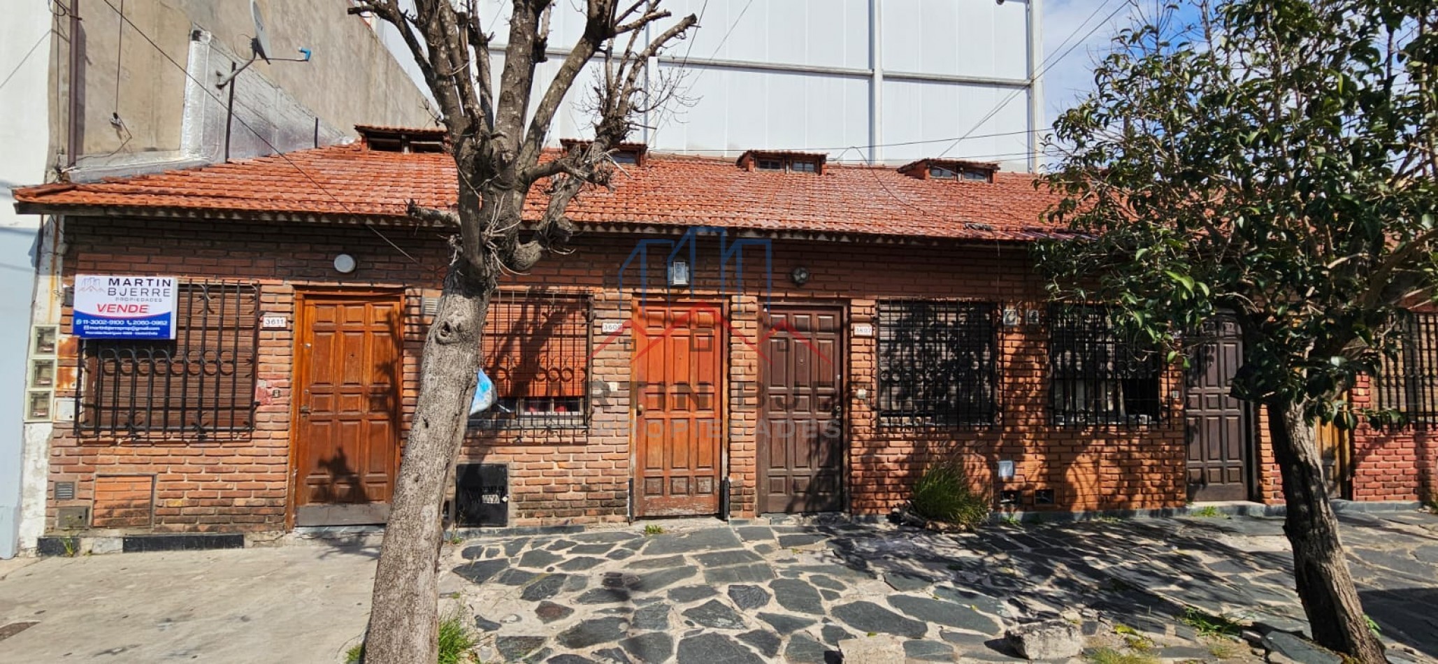Venta PH 2 ambientes en Lomas del Mirador.