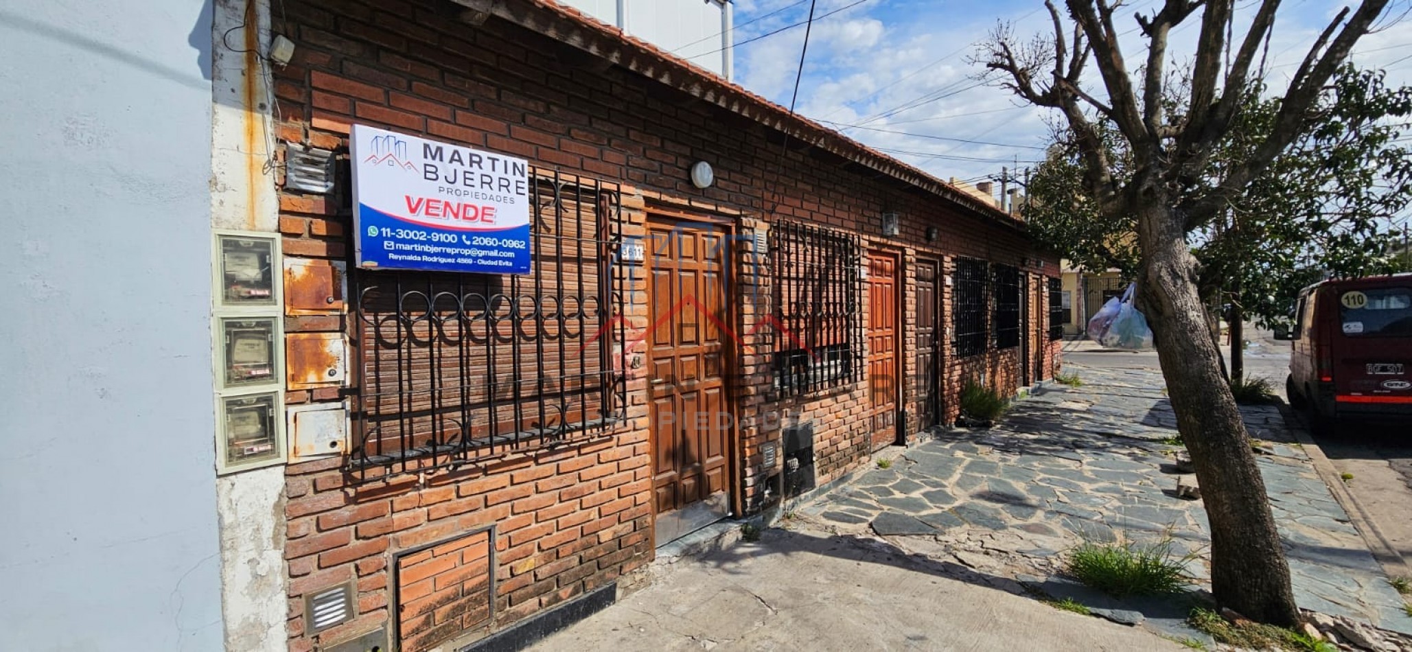 Venta PH 2 ambientes en Lomas del Mirador.
