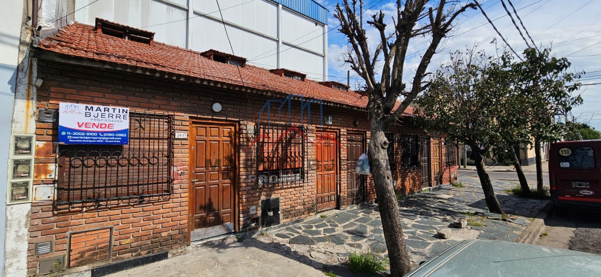 Venta PH 2 ambientes en Lomas del Mirador.