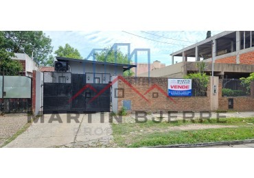 Venta Casa 3 ambientes con Lote en Aldo Bonzi